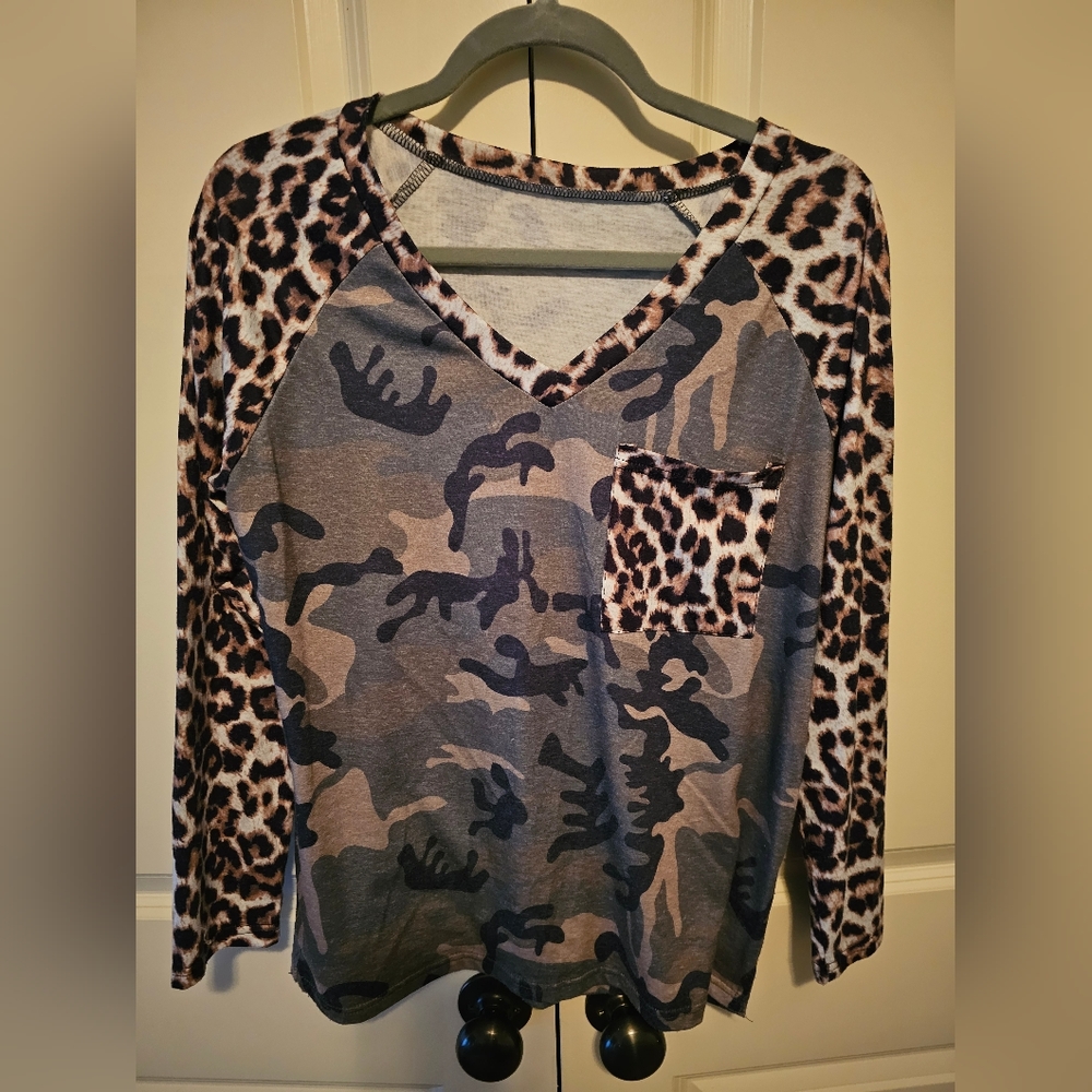 Women's Long Sleeve T in Large.